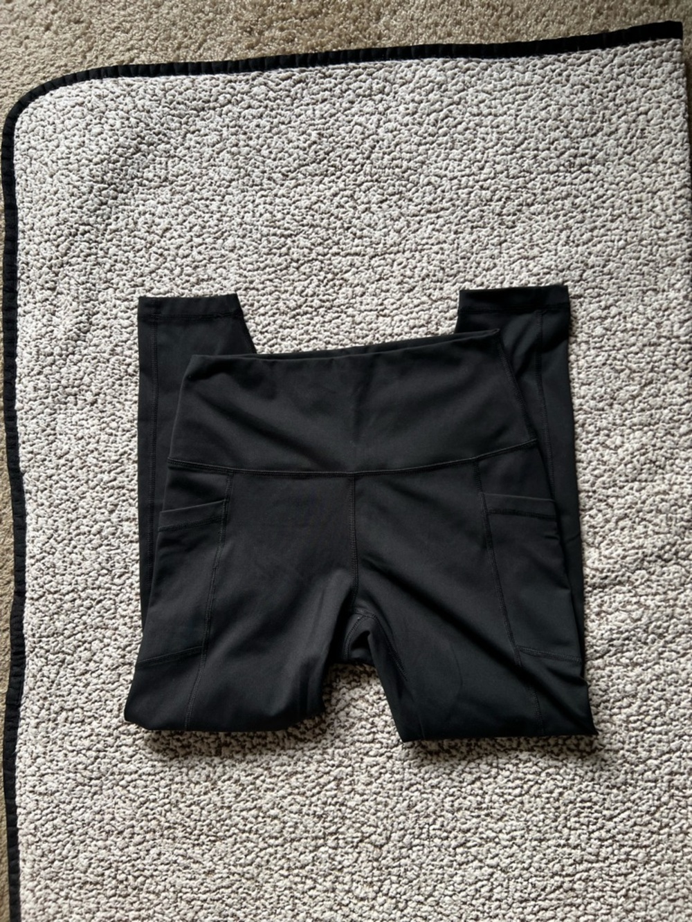 Yogalicious Black High-Waist Pocket Leggings